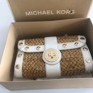 Michael Kors summer clutch with chain
